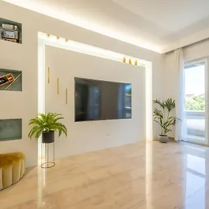 http://luxury-apartment-assisi.hotels-perugia.com