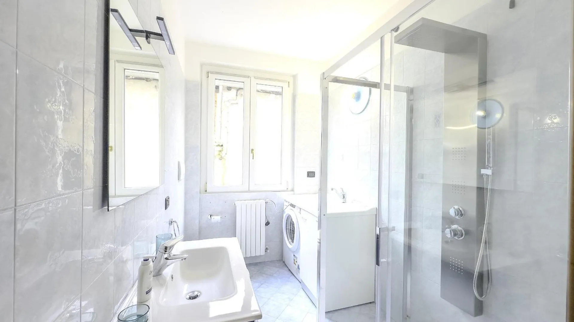 Apartment Appartamento Fronte Lago Bellano